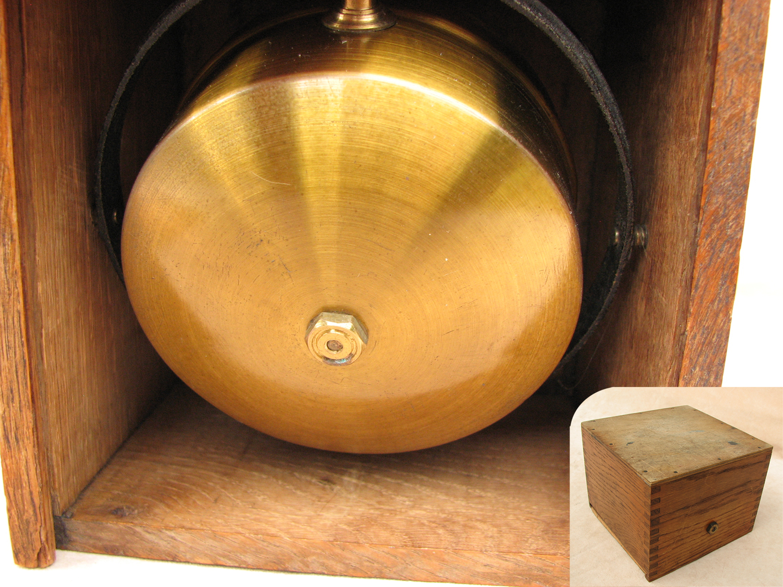 Mid 19th century Mariners small gimbaled boat compass in oak box